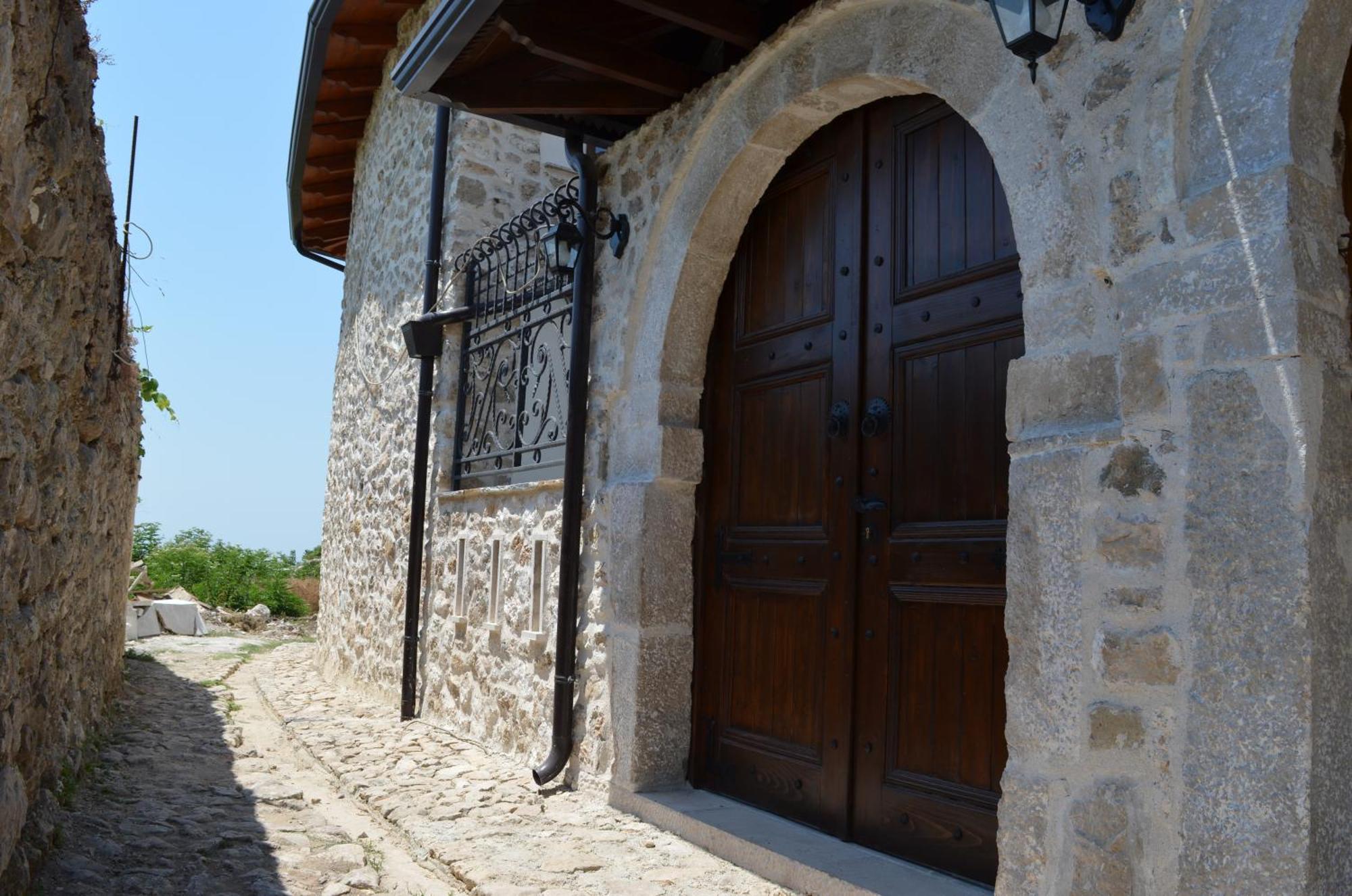 The House Of Dollma , Inside Kruja Castle Hotel Exterior photo