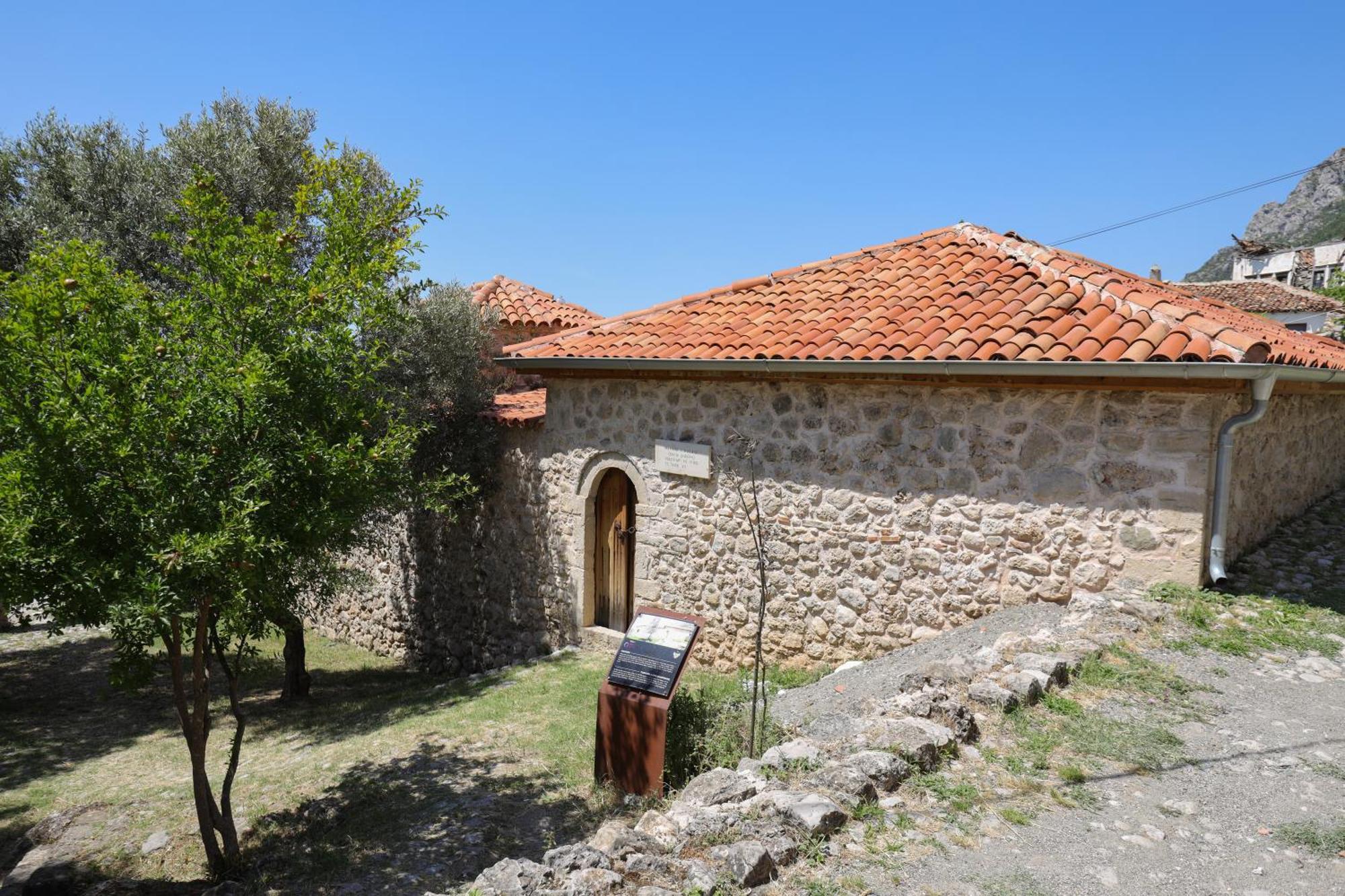 The House Of Dollma , Inside Kruja Castle Hotel Exterior photo